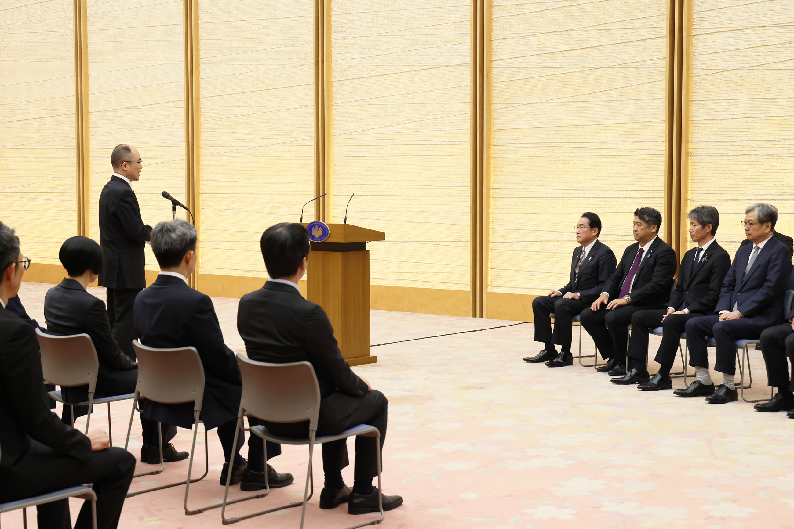 表敬を受ける岸田総理２