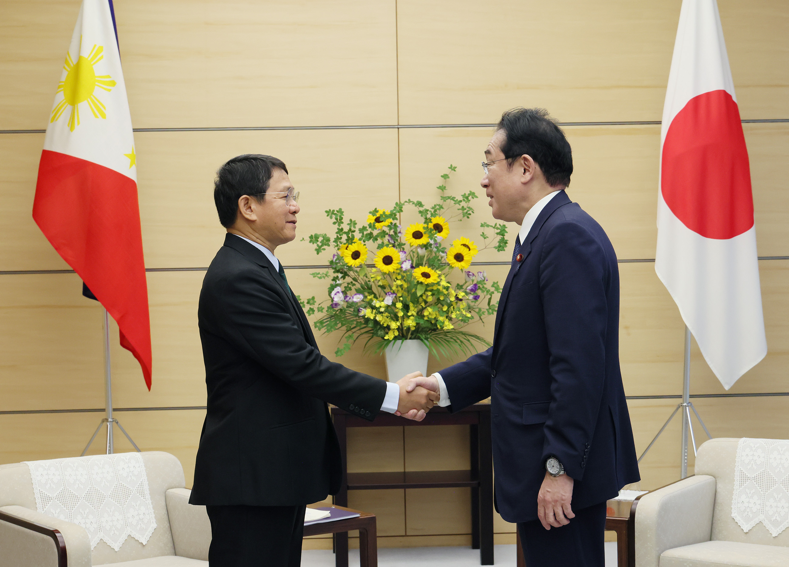 表敬を受ける岸田総理２