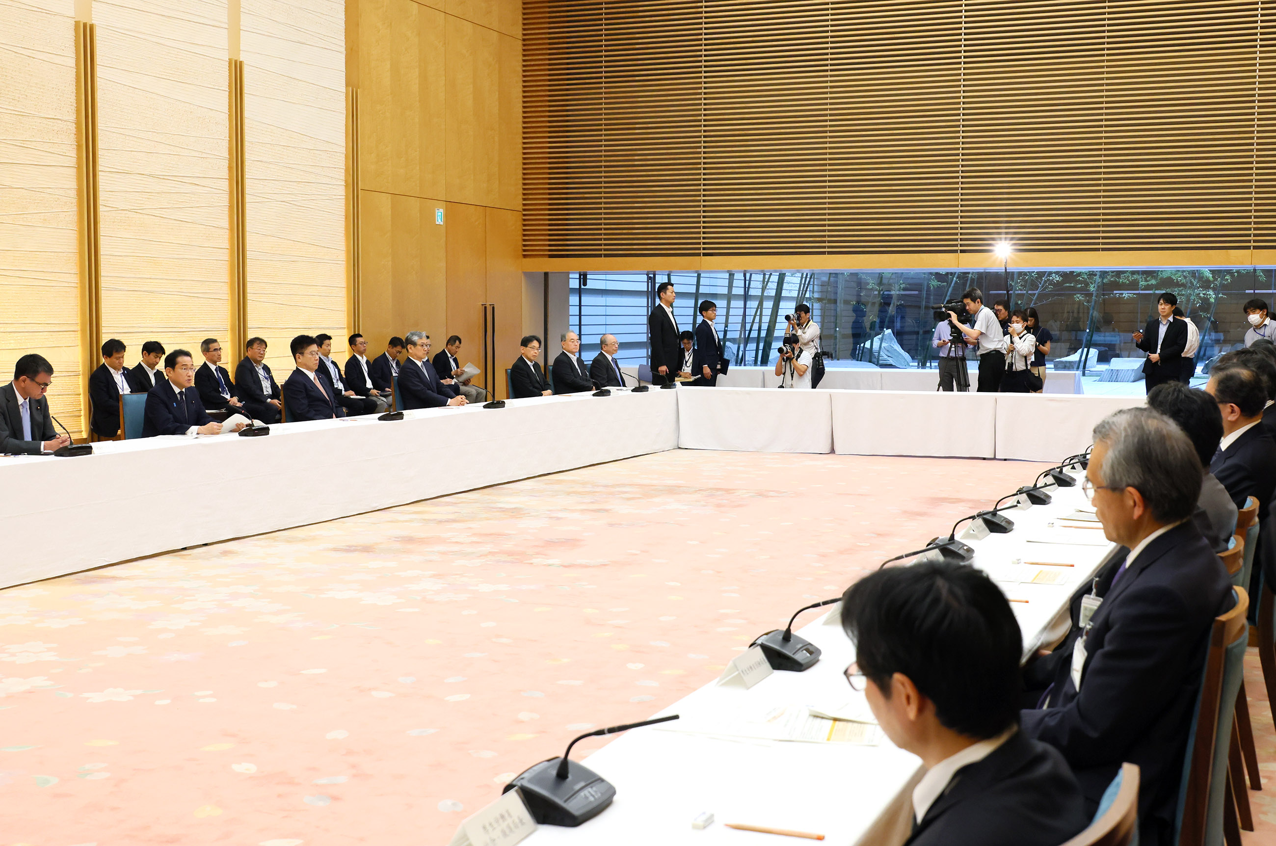 会議のまとめを行う岸田総理４