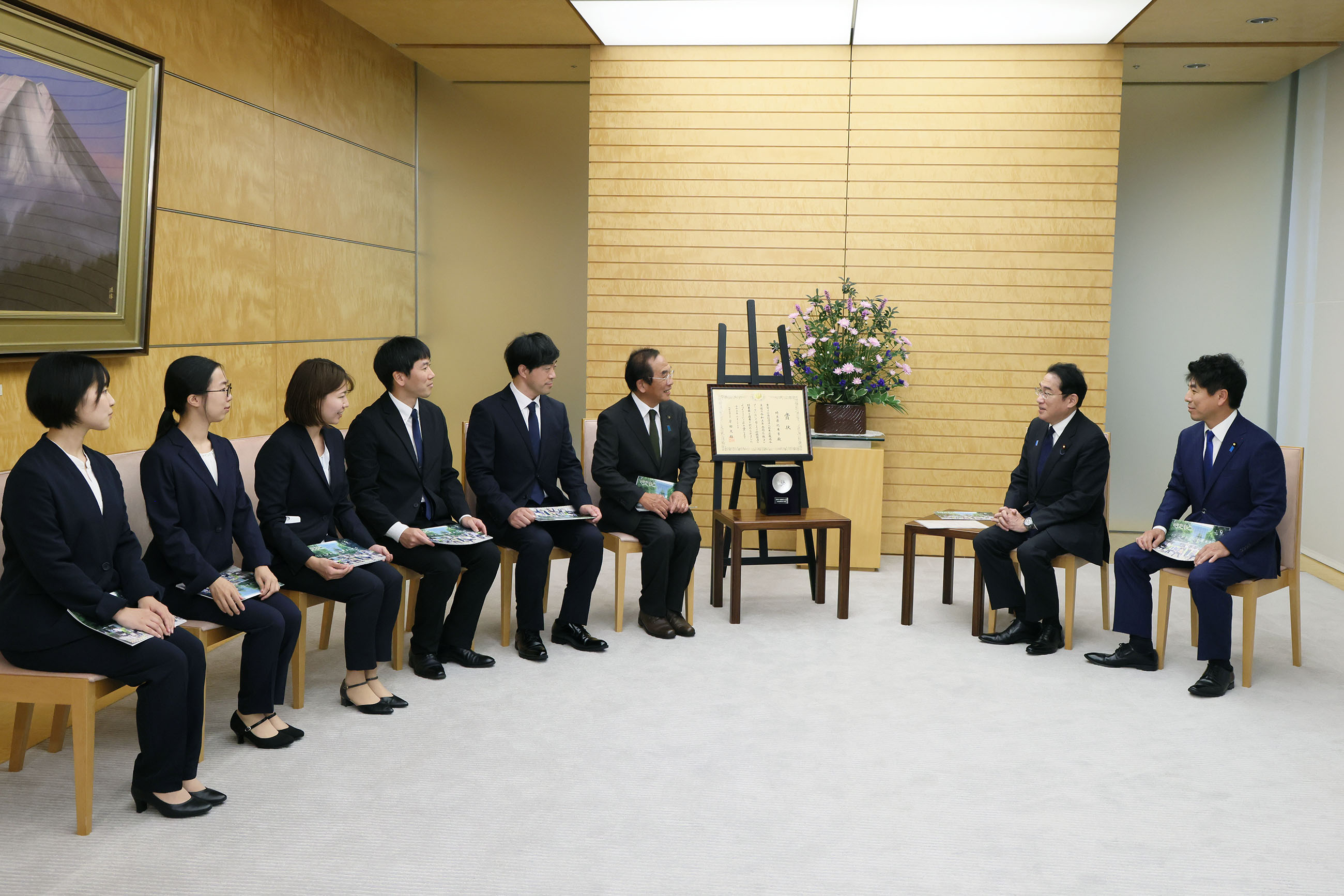 表敬を受ける岸田総理２