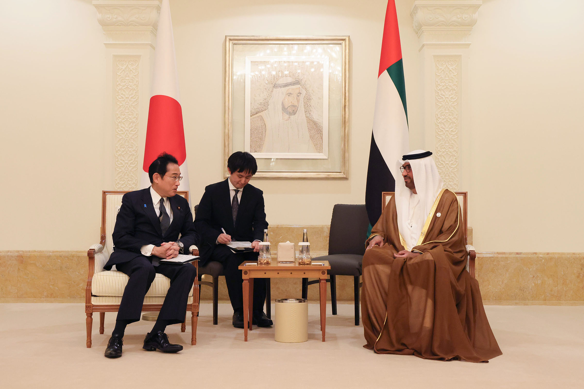 ジャーベル産業・先端技術大臣と懇談する岸田総理