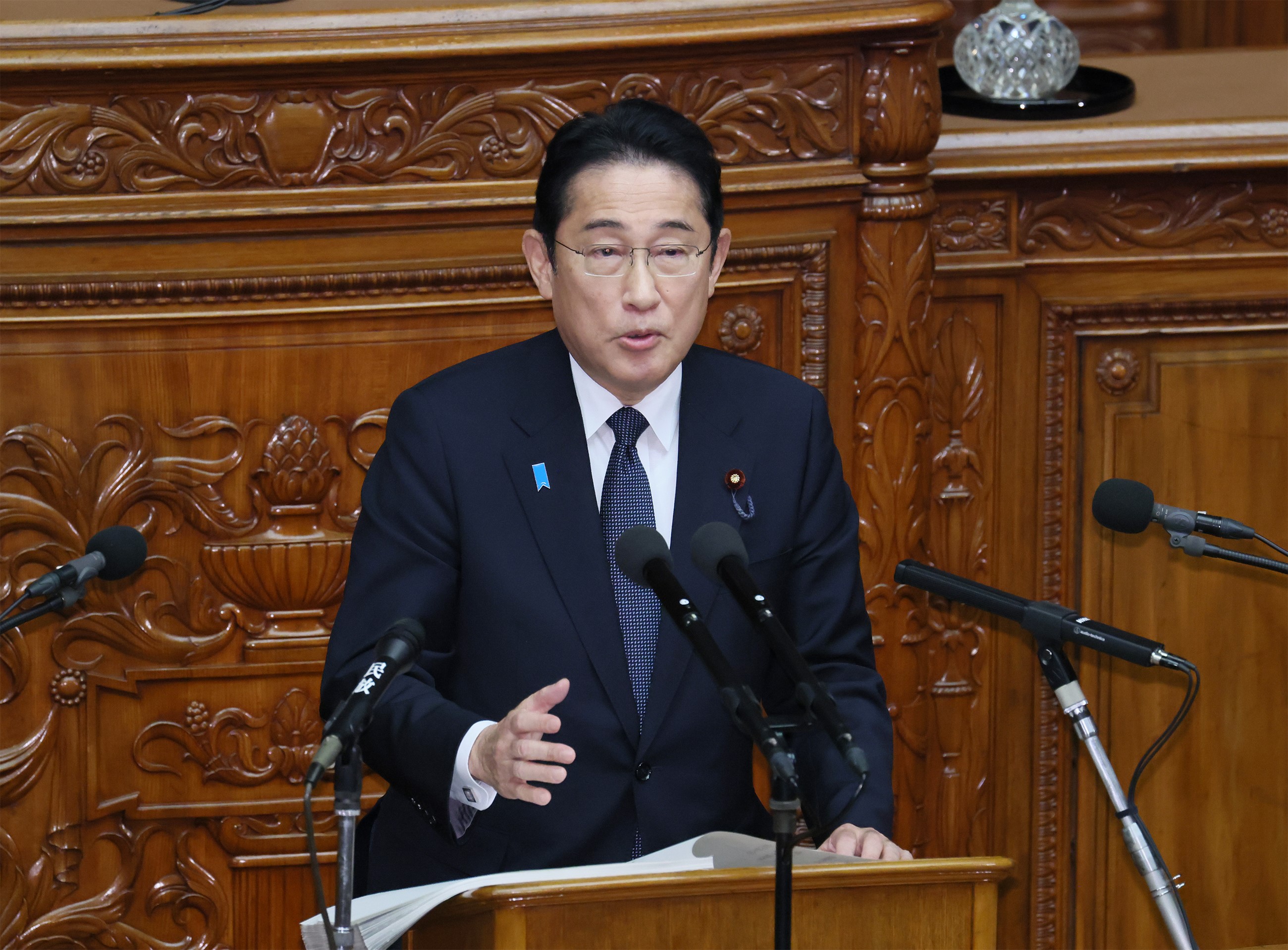 衆議院本会議で所信表明演説を行う岸田総理５