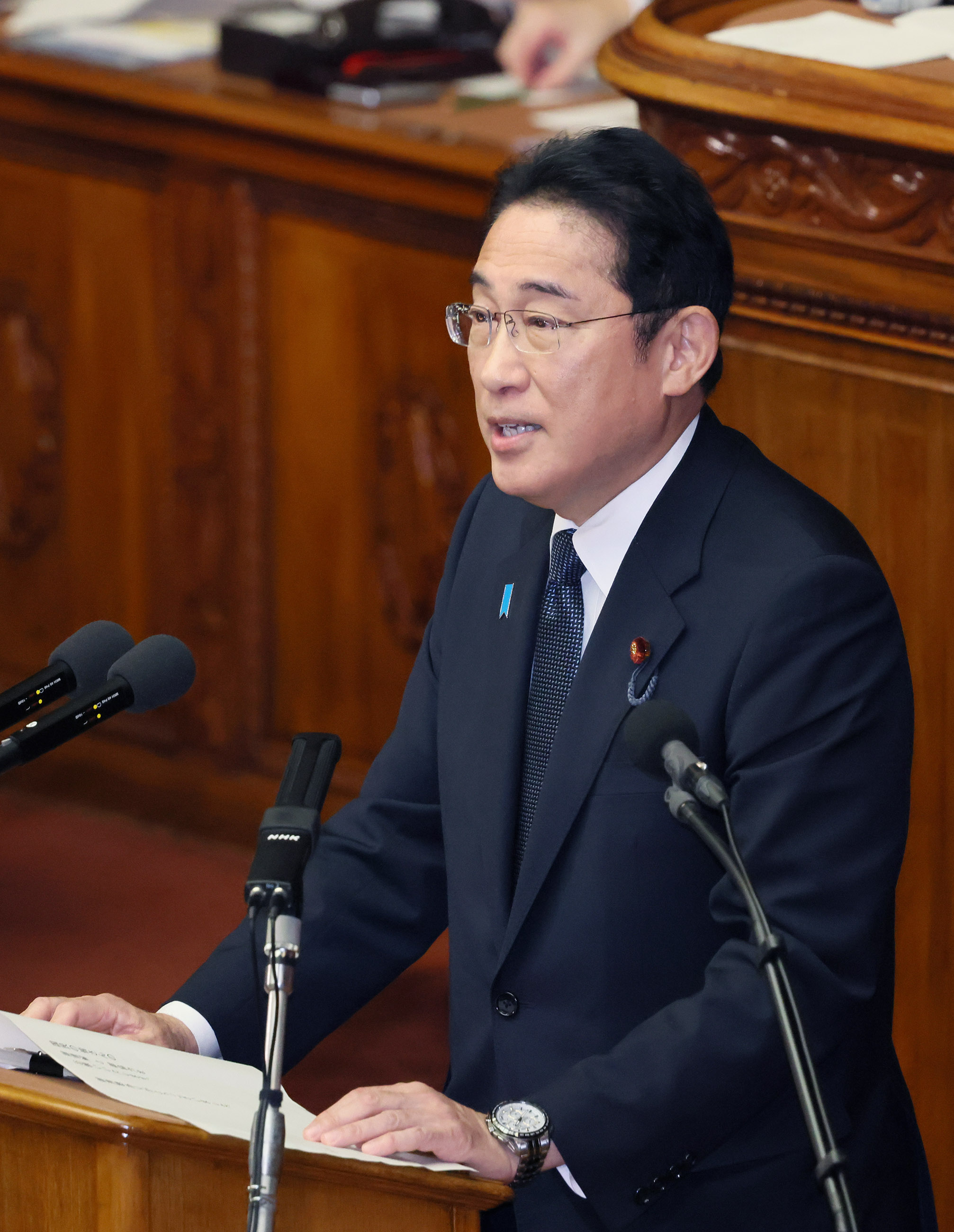 衆議院本会議で所信表明演説を行う岸田総理６