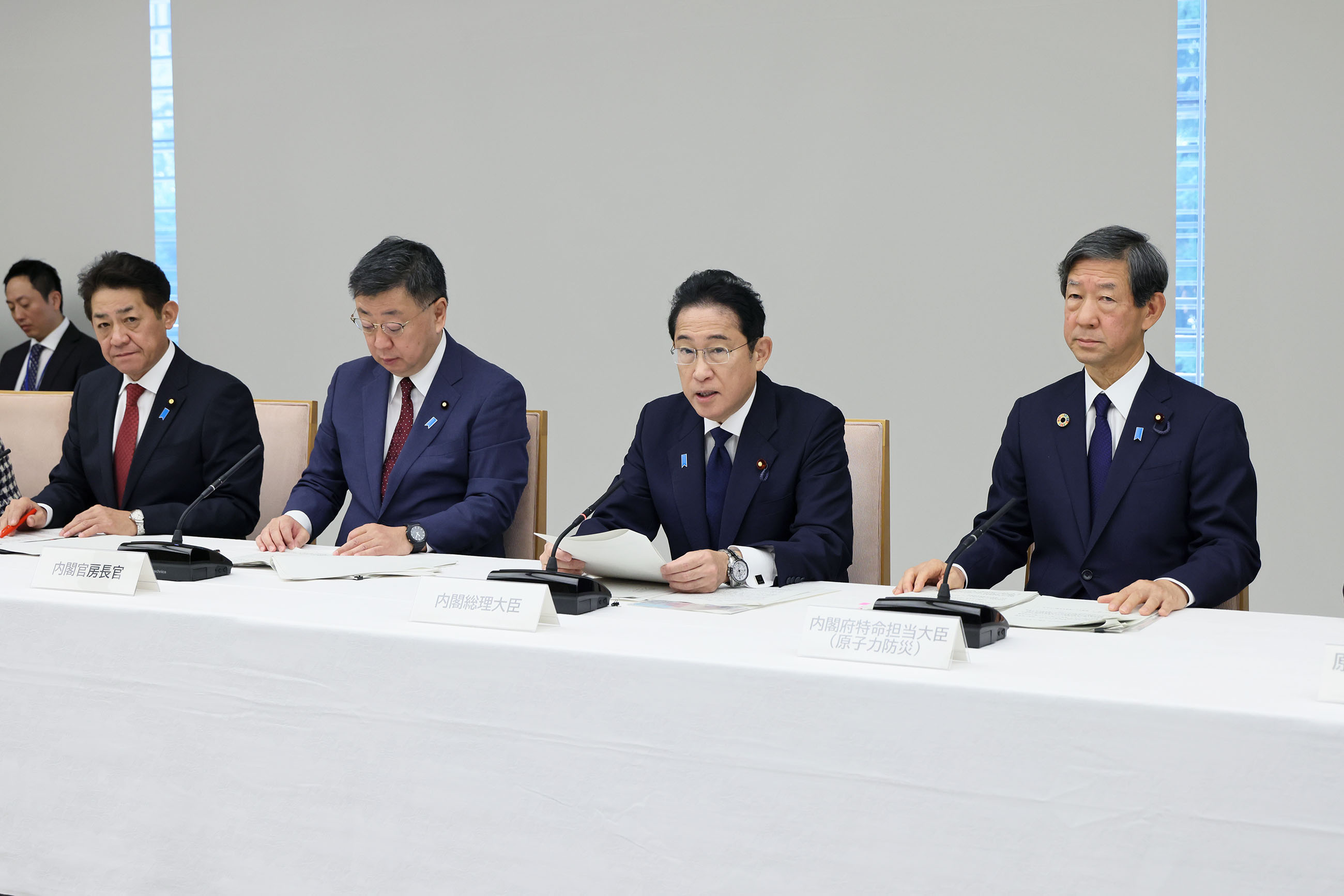 訓練で発言する岸田総理２