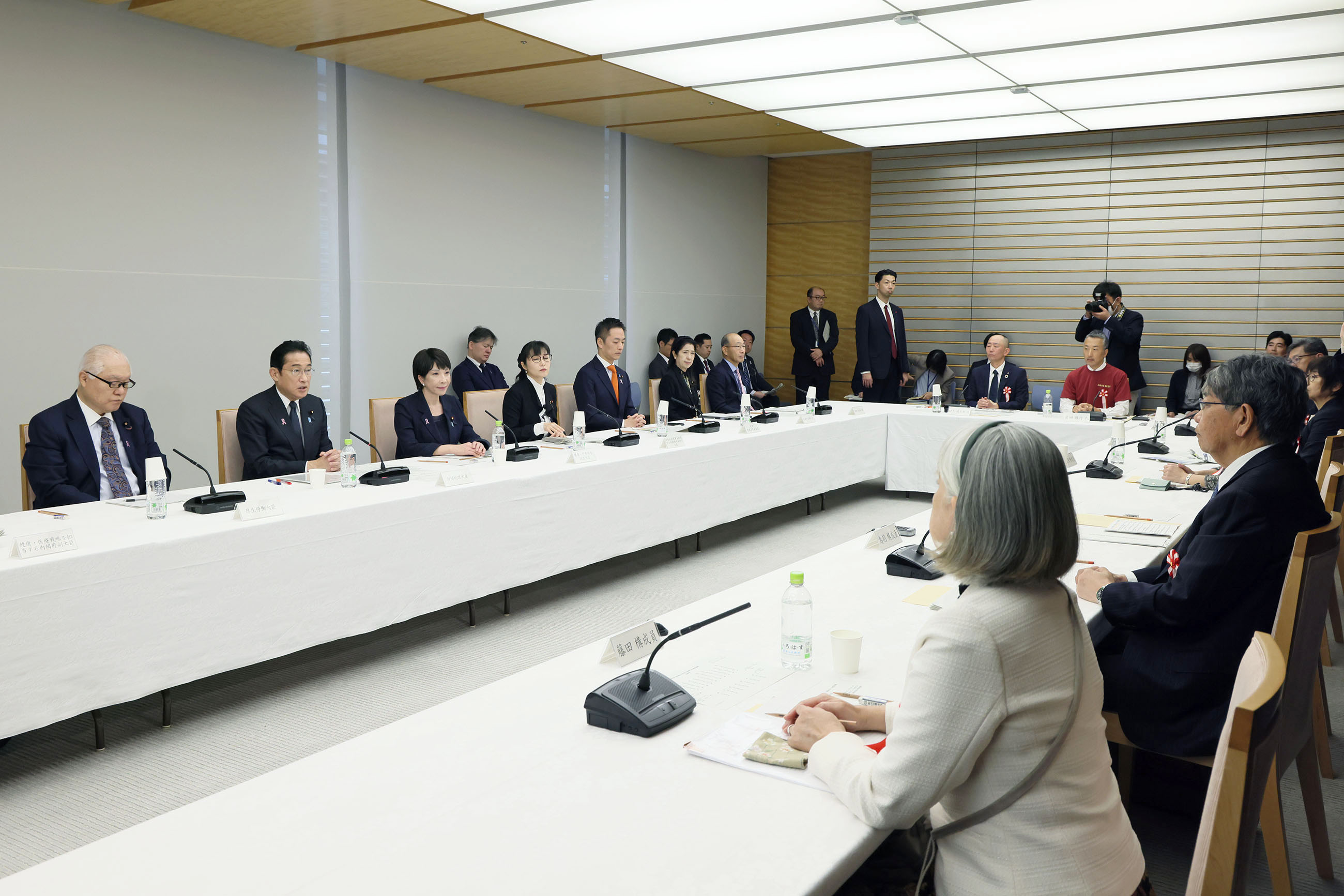 会議のまとめを行う岸田総理３