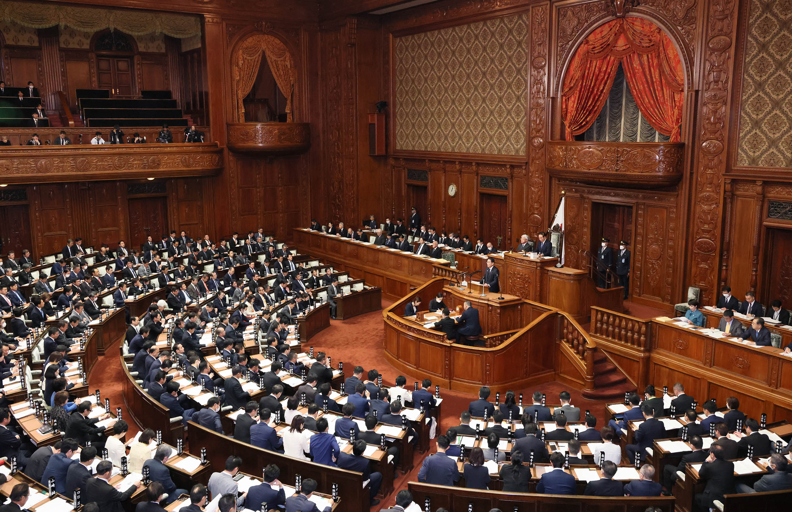 衆議院本会議で施政方針演説を行う岸田総理７