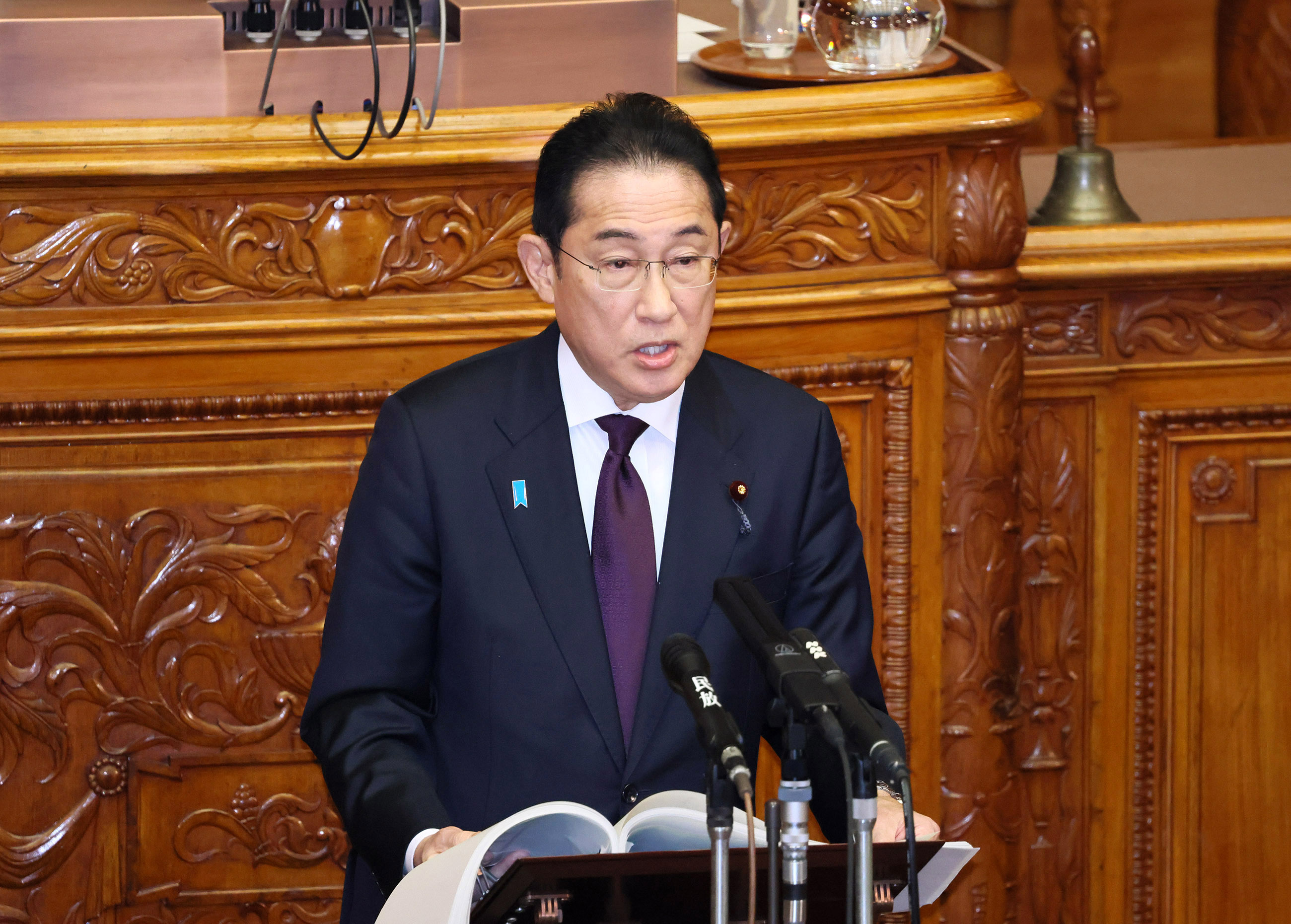 参議院本会議で施政方針演説を行う岸田総理１
