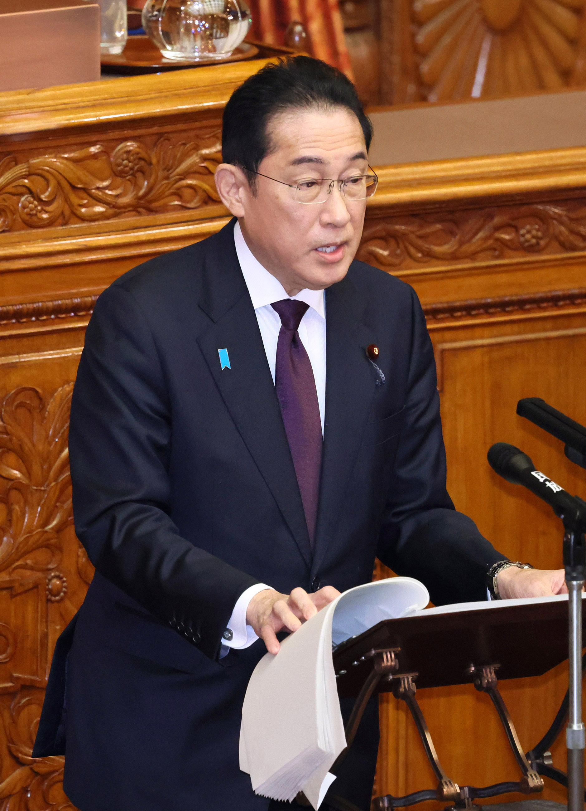 参議院本会議で施政方針演説を行う岸田総理２