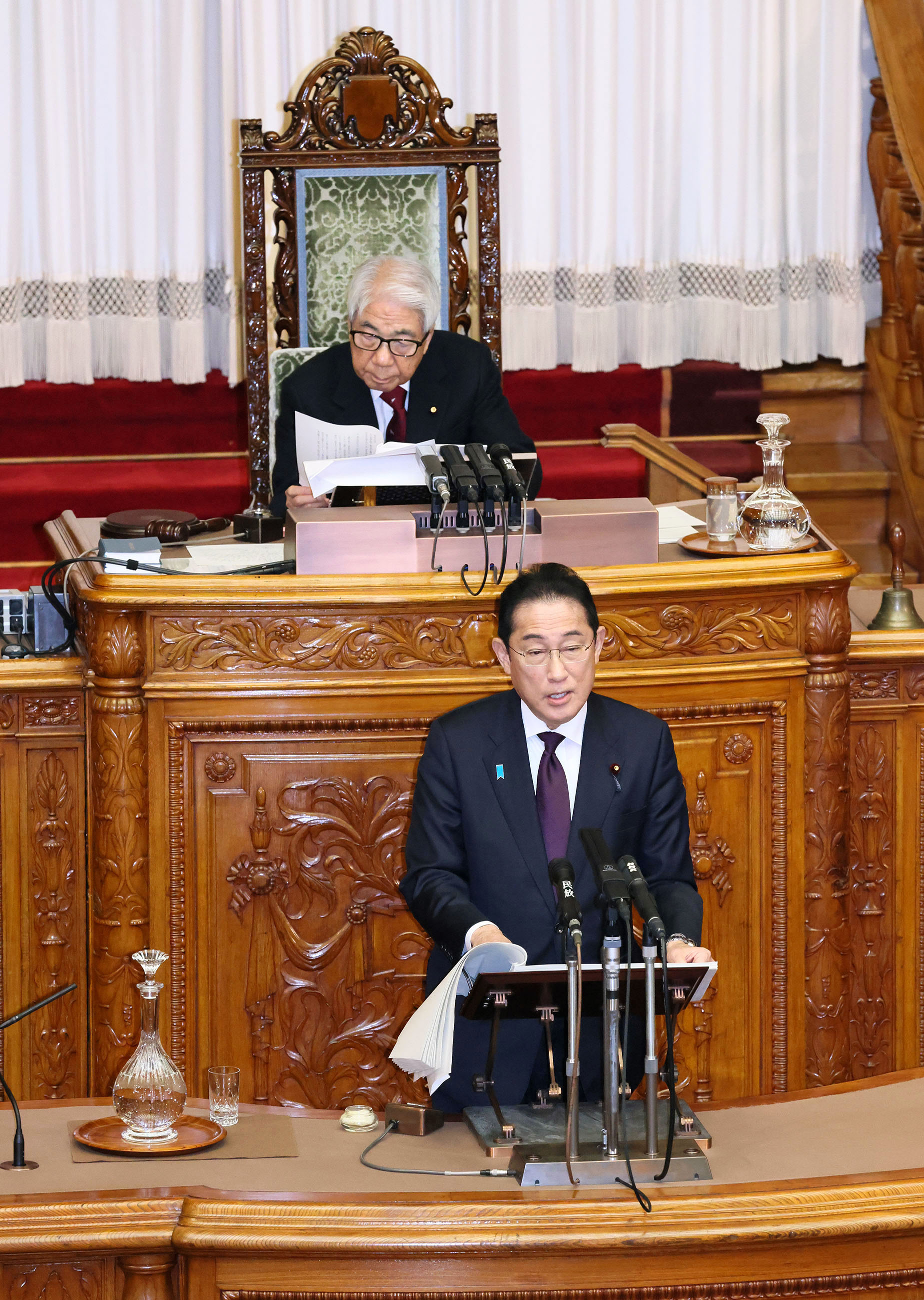 参議院本会議で施政方針演説を行う岸田総理３