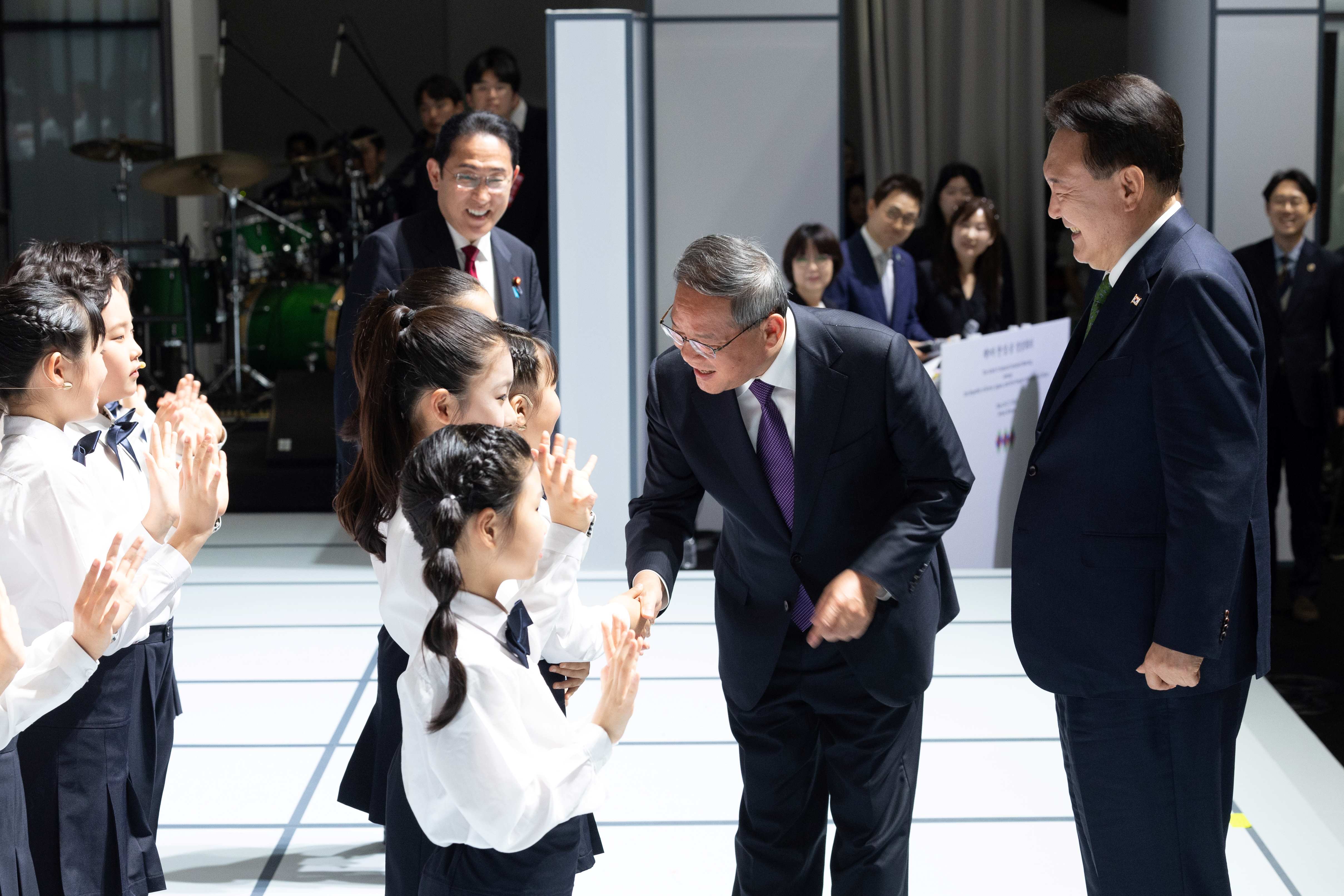 日中韓首脳晩さん会２（韓国大統領室提供）