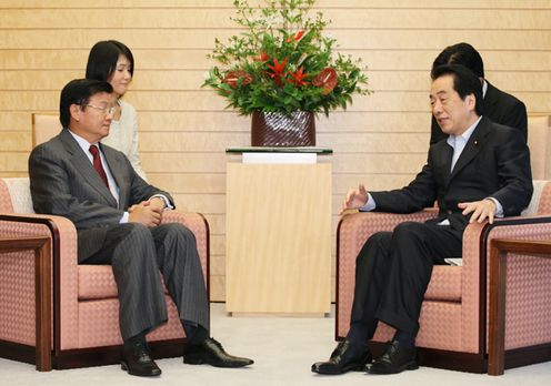 トンルン・ラオス副首相兼外務大臣の表敬を受ける菅総理２